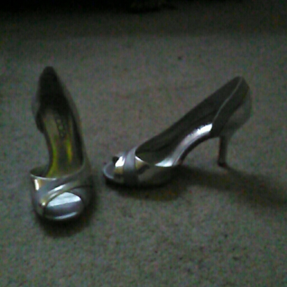 Women's shoes